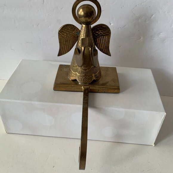 Vintage Brass 3D ANGEL Stocking Holder Mantel Hanger Long Arm India - Picture 4 of 10
